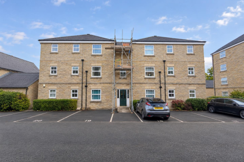 2 Bedroom Flat in HX1 2QD
