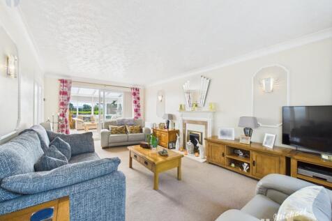 CAM03218G0-PR0690-STILL003