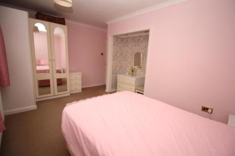 5 Lime bedroom 1b.JPG