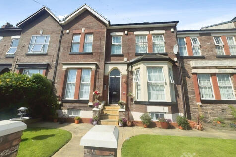 A well-presented two-bedroom flat to let in Tuebrook, Liverpool, offering a practical layout with one reception room and bathroom, close to West Derby Road amenities, Newsham Park, strong bus links in