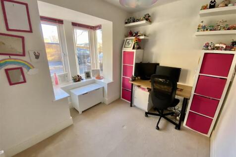 Bramleys Estate Agents - Moorcroft Close - Mirfiel