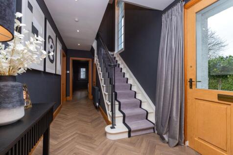 4 bed, 3 bath Detached in Glasgow - Photo 7