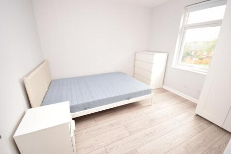 1 Bedroom House in SS14 1QW
