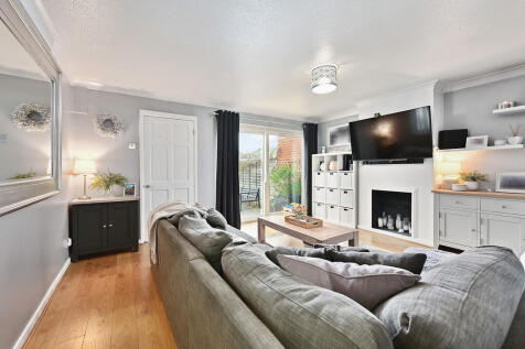 257 Pinewood Park...