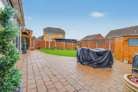 15 HALSTEAD CLOSE-37.jpg