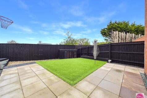 Cascade Close, Burton on Trent (9).jpg