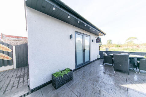 Bar external