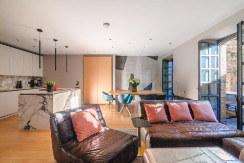 Floral_Court_19