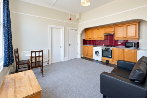 Living room / kitchen