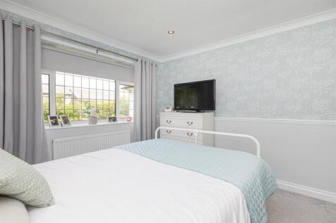 Bramleys Estate Agents - Gernhill Avenue - Fixby (