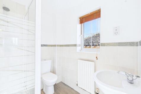 CAM01909G0-PR0320-STILL023