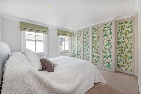 11 Cross St Bed 2.jpg