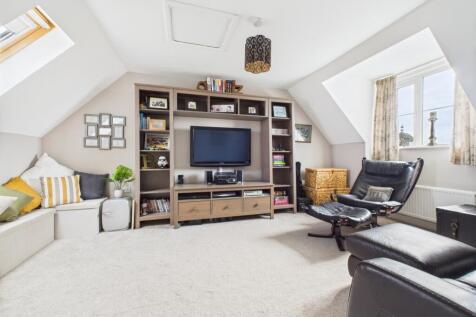 CAM02195G0-PR0085-STILL059