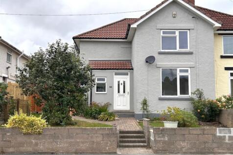 Spacious 4-Bedroom Semi-Detached House on Sherwell Road, BS4 Renovated to High Standard with Large Garden and Conservatory, Available for £2800 pcm.