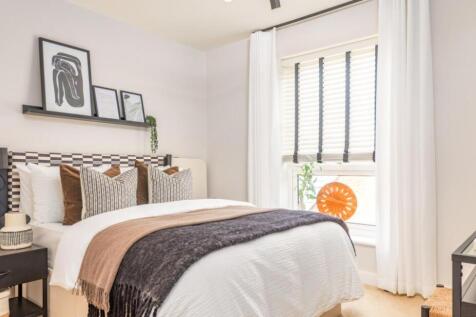 Dandara - The Heathers - Home 33, The Frogmore