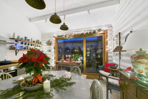 The Log House, 3 ...