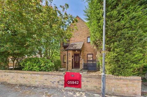 1 Bedroom House in WF11 9HY