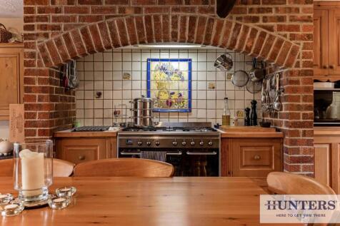 97995_Paddock House Swincar Avenue Yeadon (7) - C