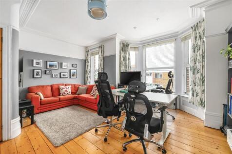 8-wellington-road-tn34 (4).jpg