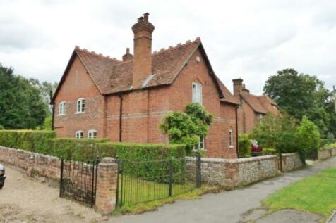 4 bed detached house to rent Church Road, Little
