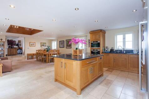 OPEN PLAN LIVING DINING KITCHEN