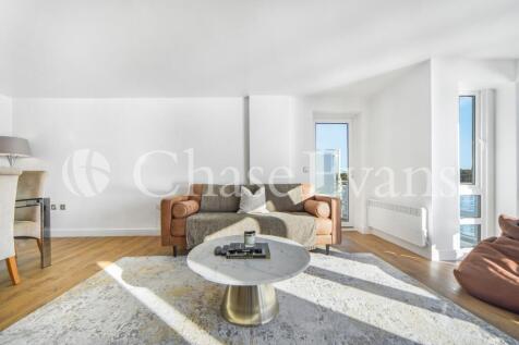 St Davids Square, Is