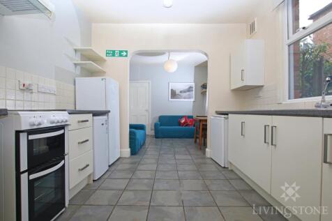 5 Bedroom Terraced in LE2 1WS