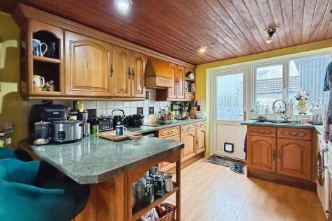 Kitchen/breakfast...