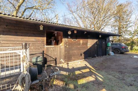 3 bed, 2 bath Detached Bungalow in Leeds - Photo 19