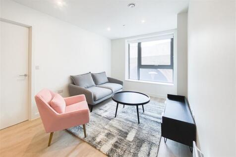 Available July | One Double Bedroom / One Bathroom | 1st Floor | Residents Concierge, Gym and Café | Minutes from City Centre | Zero-Deposit Available |