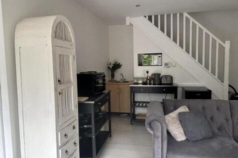 Annex kitchenette.jpg