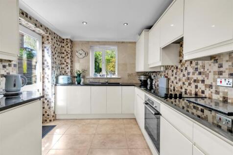 Kitchen 1a.jpg