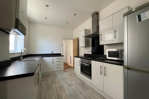 4 Bedroom House in PO5 1EA