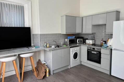 Flat 2, 27 Victoria Road Kitchen (1).jpeg