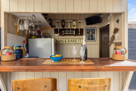 Garden Bar