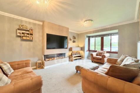 Patrickbank Wynd, Elderslie lounge pic