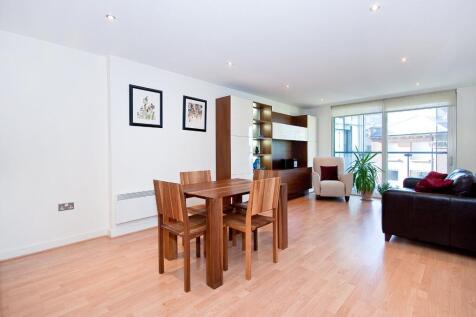Available now, a large one bedroom apartment with private terrace on the second floor of this ever popular development with 24 hour concierge service. Positioned within Horseshoe Court and overlooking
