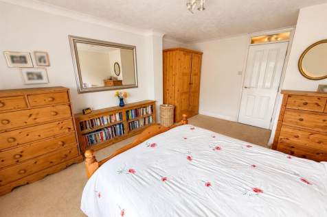 revised main bedroom photo 59 Kings Chase.png