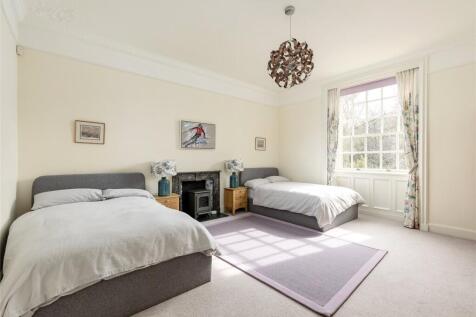 6 bed, 4 bath Detached in Edinburgh - Photo 20
