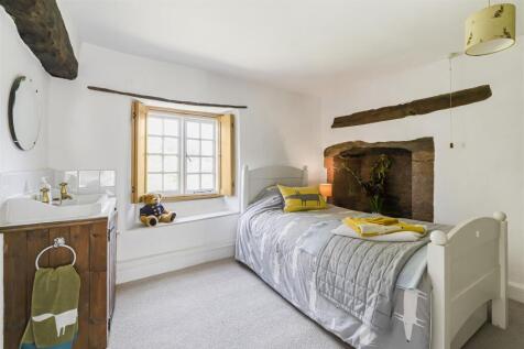 Lower End Farmhouse, 10 High Street South, Tiffiel