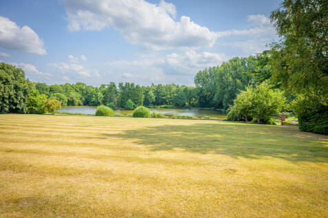 Views Over Lake (...