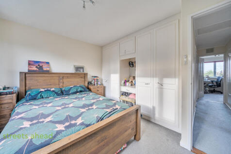 a5d95856-7682-4f2...