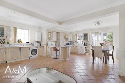 EXTENDED KITCHEN DINER