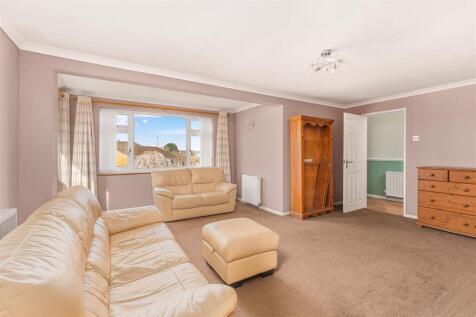 13 Wesley Drive, Banbury-7.jpg