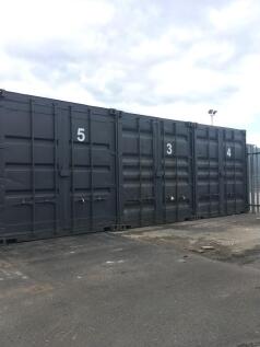 Storage to rent in leeds