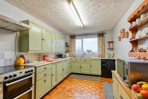 14 Grasmere Drive-04.jpg