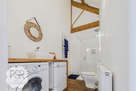 Guest Suite - En-Suite Bathroom and Utility Room