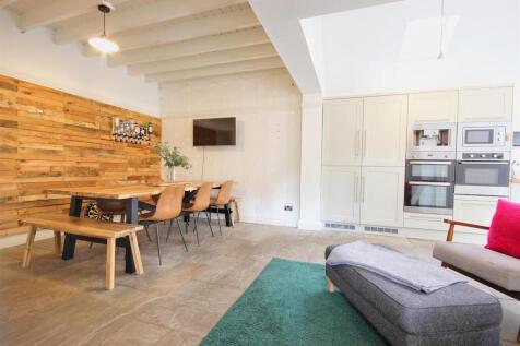 COMBINED DAY ROOM &amp; DINING KITCHEN