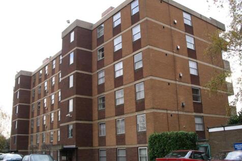 This property is located in a gated & peaceful residential area moments from the shops and amenities that can be found in Hendon. Situated on the first floor of a purpose-built apartment building, thi