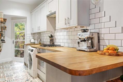 2 bed, 1 bath Apartment in edinburgh - Photo 4